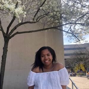 Meet your Posher, Caitlin